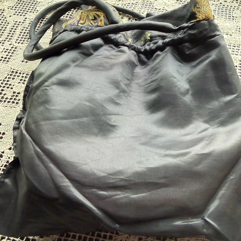 Brocade black and red Floral Satin Drawstring evening bag - Picture 5 of 5